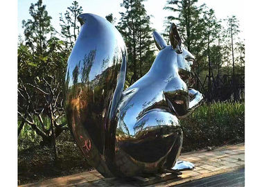 Custom Adorable Animal Sculpture Artists , Squirrel Sculpture For Garden Decoration