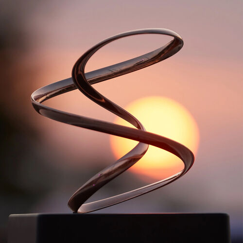 Berita perusahaan terbaru tentang Kinetic Art for Every Space: Introducing Our Collection from Desktop to Monumental