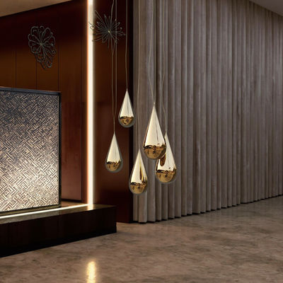 Harga yang bagus Custom Modern Art Stainless Steel Emas Hanging Air Drop Sculpture on line