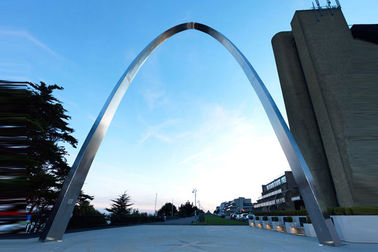 Harga yang bagus Desain Lengkungan Patung Stainless Steel Metal Finish Dipoles Untuk Berbagai Warna on line