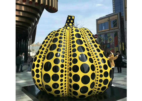 Harga yang bagus Patung Labu Raksasa Stainless Steel Dilukis Luar Ruangan untuk Lansekap Kota on line