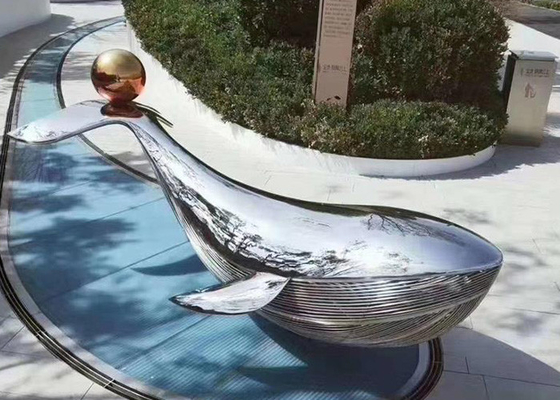 Patung Seni Luar Ruangan Paus Stainless Steel Modern Seni Jalanan Umum Dipoles