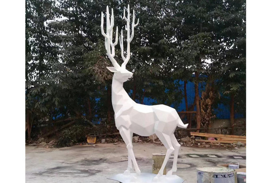 Harga yang bagus Patung Hewan Luar Ruangan Fiberglass patung rusa Putih Warna on line