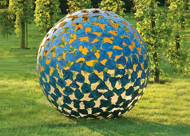 Harga yang bagus Sphere Luminous besar Dicat Logam Patung Untuk Dekorasi Taman 100cm Dia on line