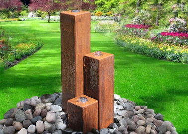 Harga yang bagus Fitur Air Baja Rumput Corten Tiga Bentuk Kolom Ukuran 50/70 / 100cm on line