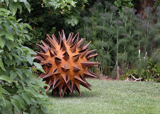Ukuran kustom Karat Taman Metal Thorn Ball Corten Sculpture Baja