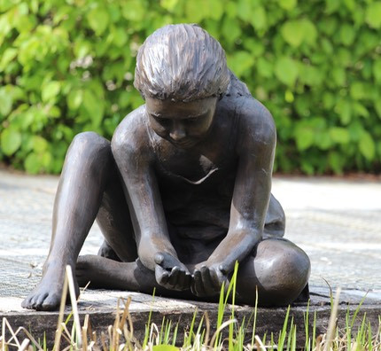 Dekorasi Seni Publik Patung Figuratif Perunggu Logam Taman Modern