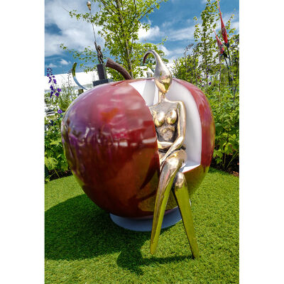 Harga yang bagus “Contemplation” – Bronze Figure on Powder-Coated Apple Chair on line