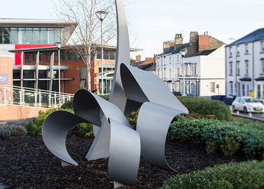 Harga yang bagus Patung Gambar 3D Memorial Kepada Pemimpin Skuadron Sam Bailey Di Lincoln College on line