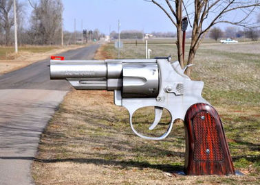Harga yang bagus Pistol Khusus Desain Patung Taman Logam Kontemporer Ketahanan Korosi Yang Sangat Baik on line