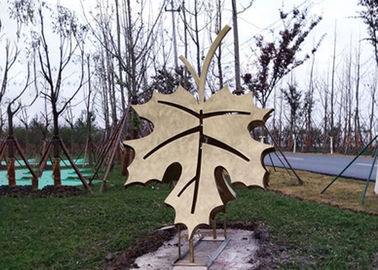 Harga yang bagus Seni Stainless Steel Daun Painted Patung Logam Untuk Dekorasi Taman Taman on line