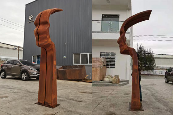Patung Wajah Logam Baja Corten Tinggi 3m Rustic Untuk Taman